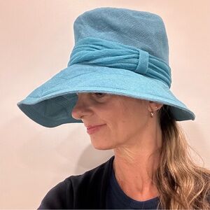 vintage Mr. John Jr. blue wide brim hat small no flaws